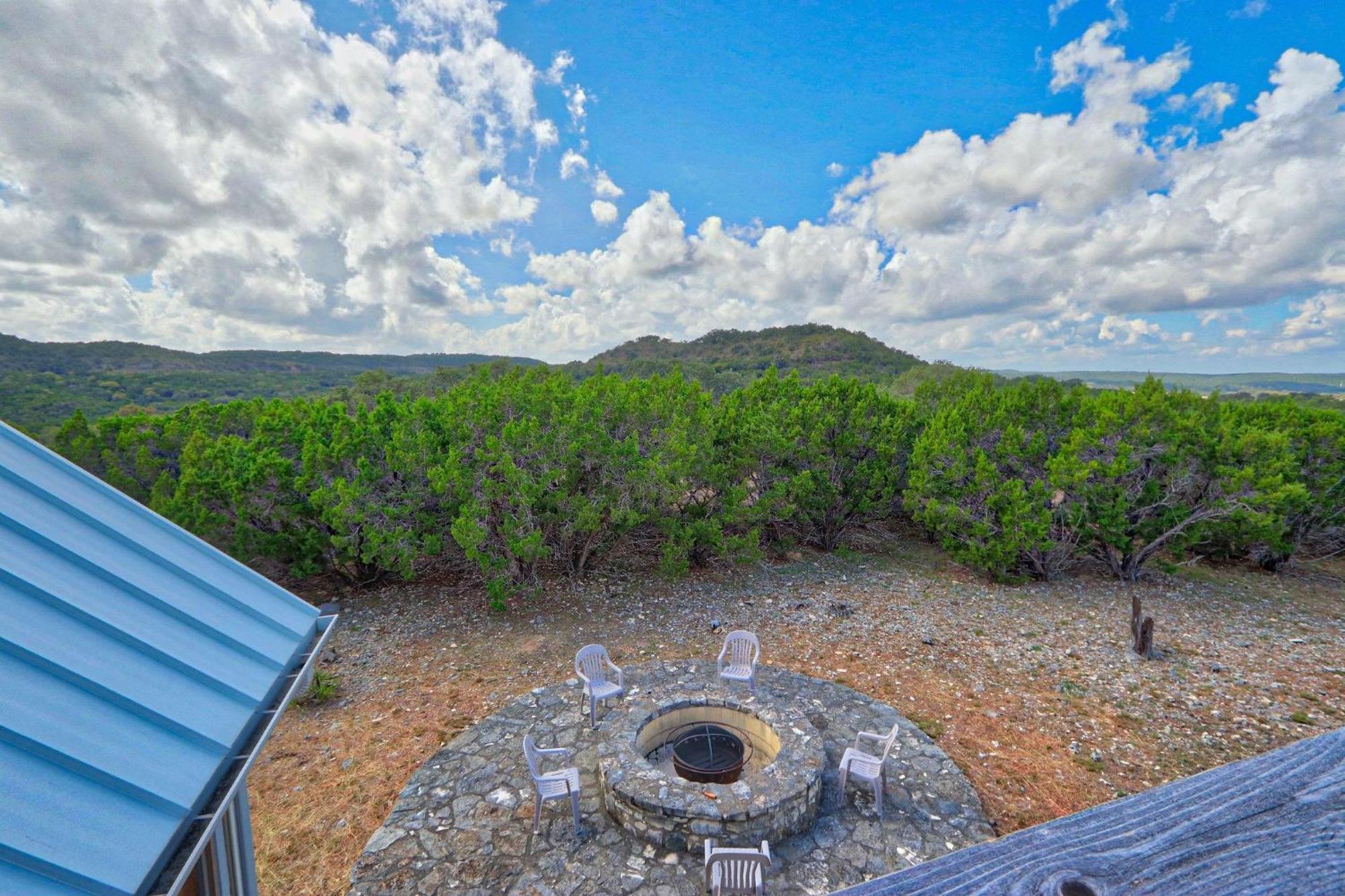 Log Cabin At Old Glory Ranch Wimberley Exteriör bild