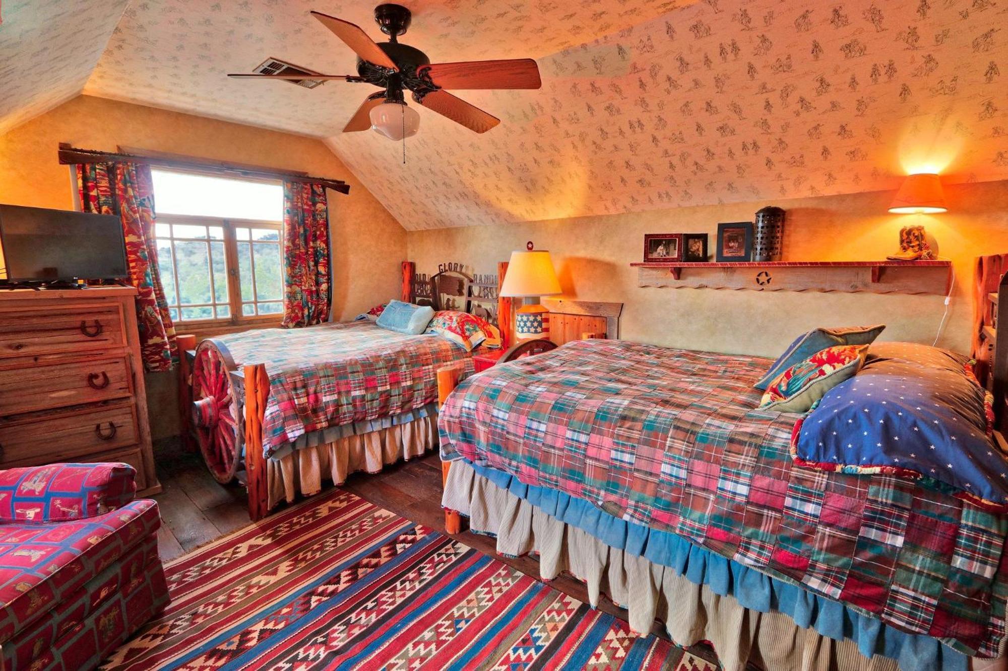 Log Cabin At Old Glory Ranch Wimberley Exteriör bild