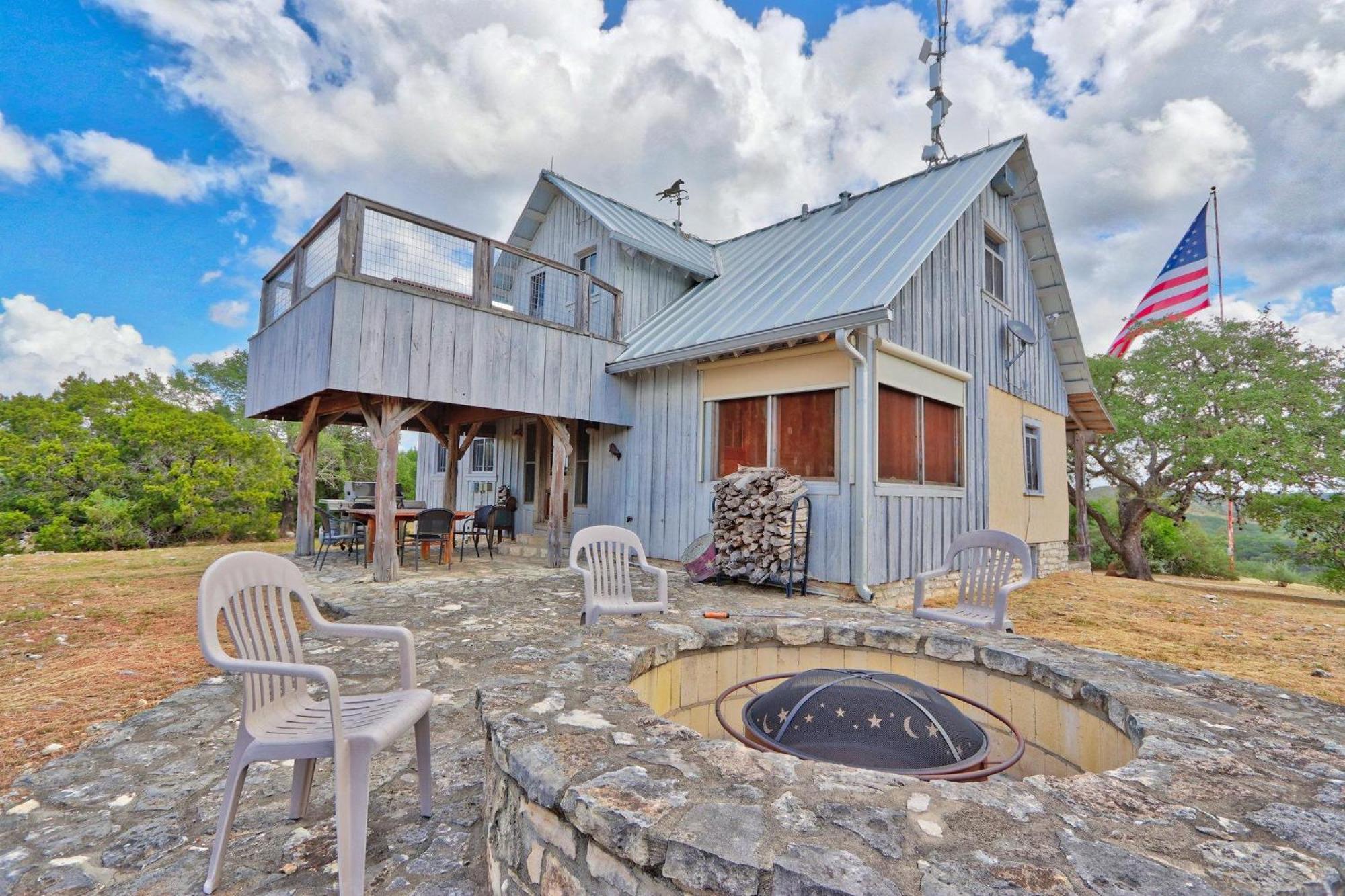 Log Cabin At Old Glory Ranch Wimberley Exteriör bild
