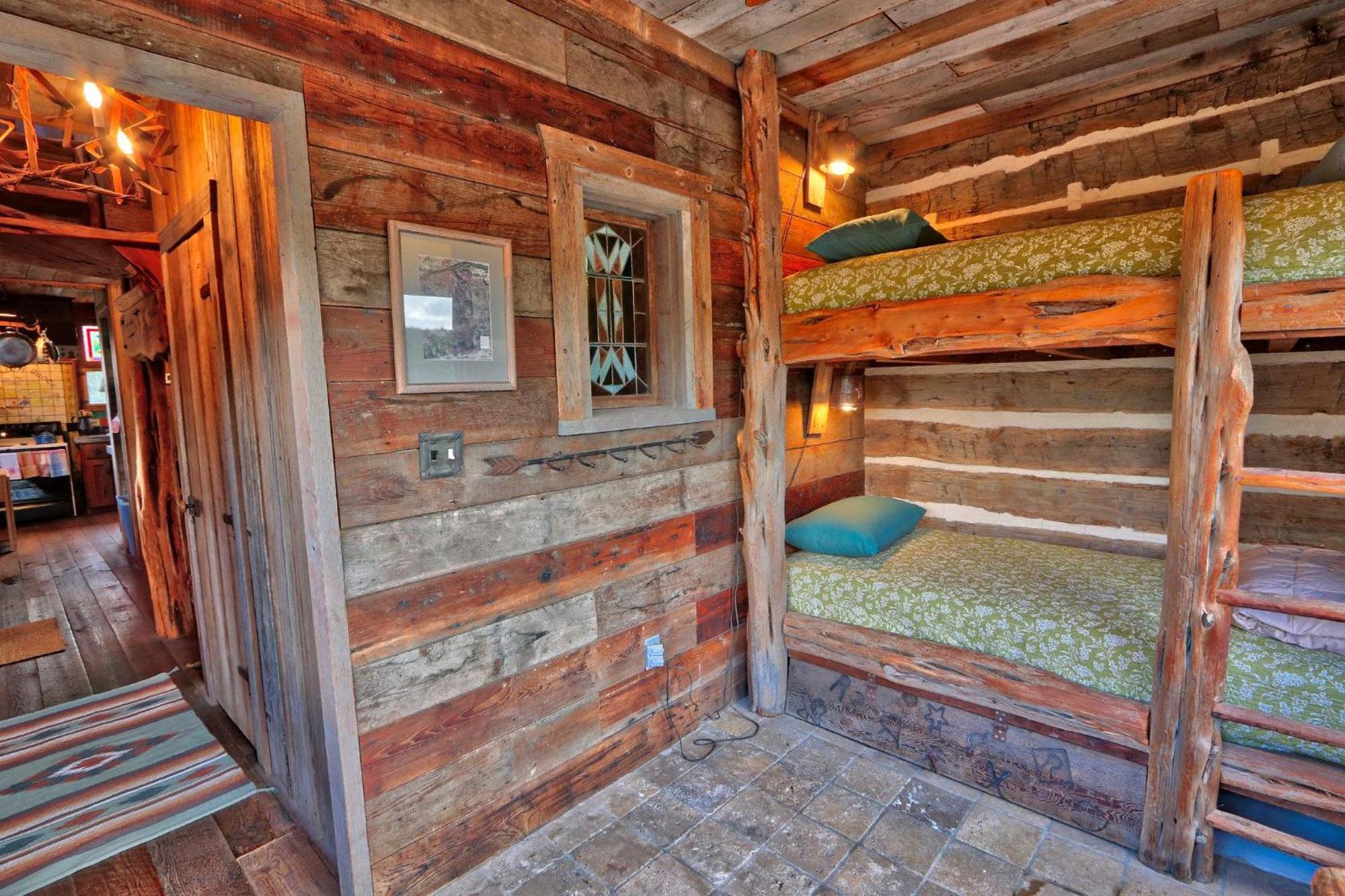 Log Cabin At Old Glory Ranch Wimberley Exteriör bild