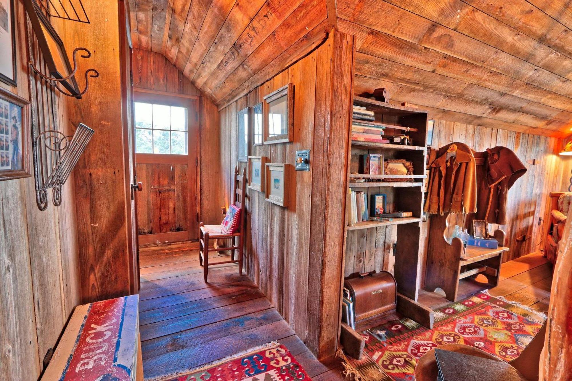 Log Cabin At Old Glory Ranch Wimberley Exteriör bild