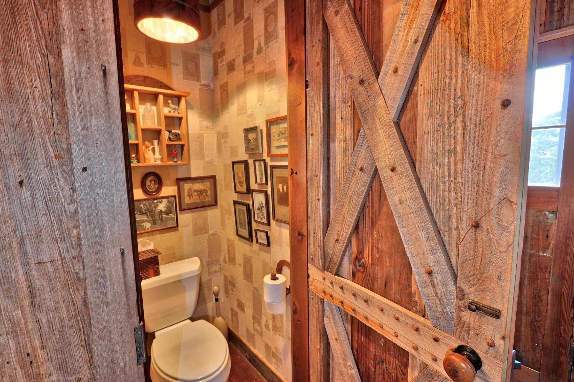 Log Cabin At Old Glory Ranch Wimberley Exteriör bild