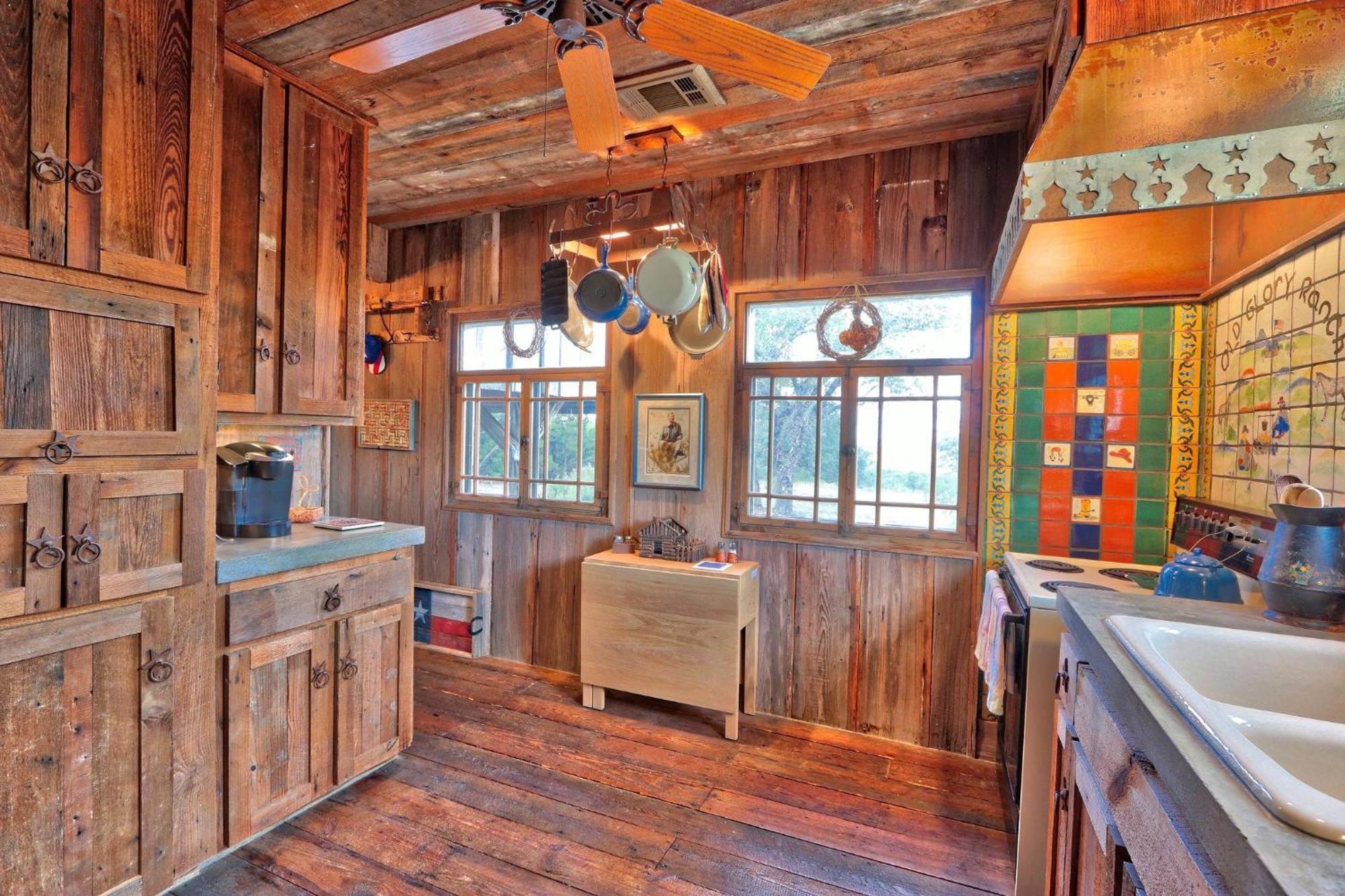 Log Cabin At Old Glory Ranch Wimberley Exteriör bild