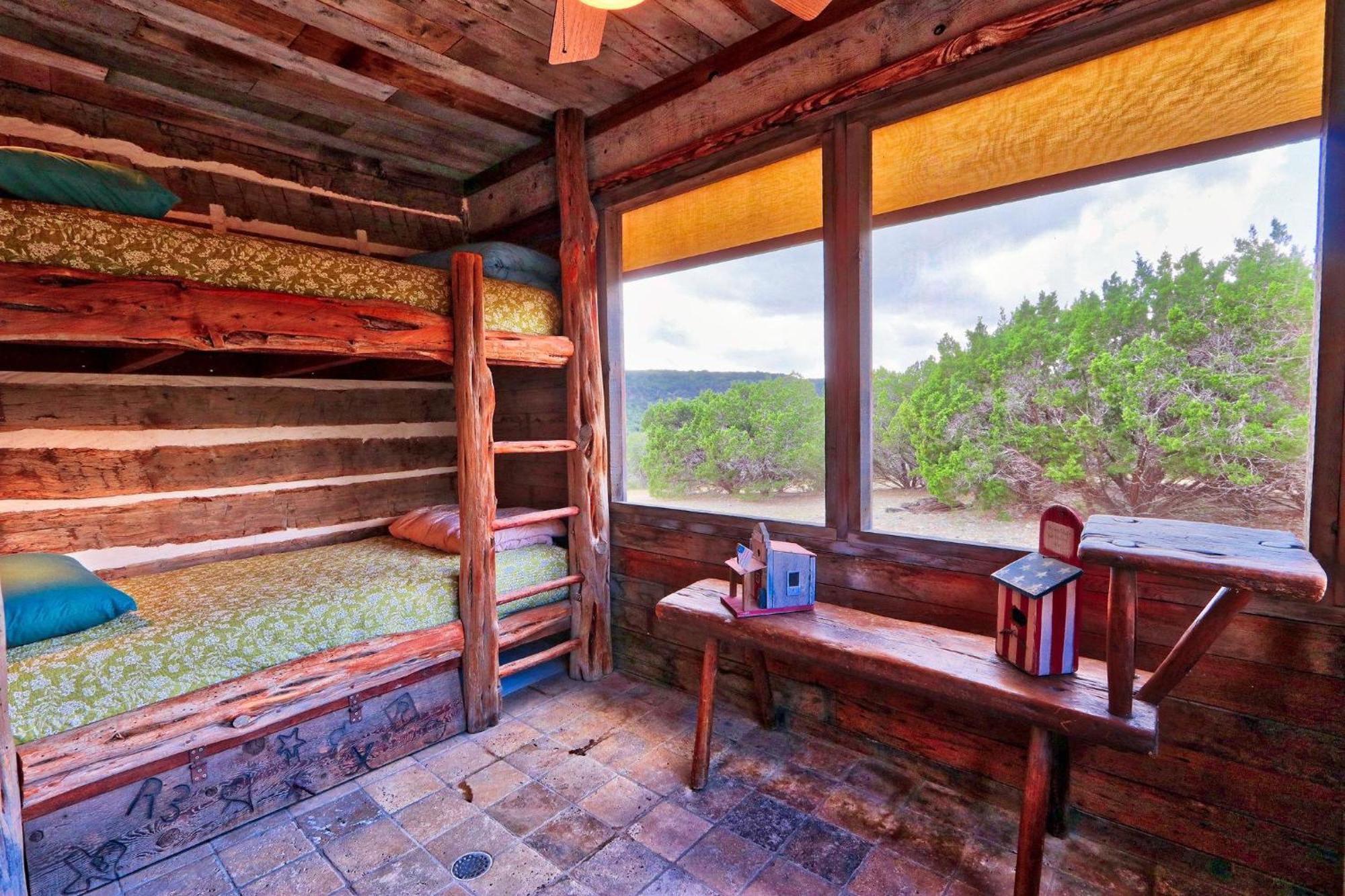 Log Cabin At Old Glory Ranch Wimberley Exteriör bild