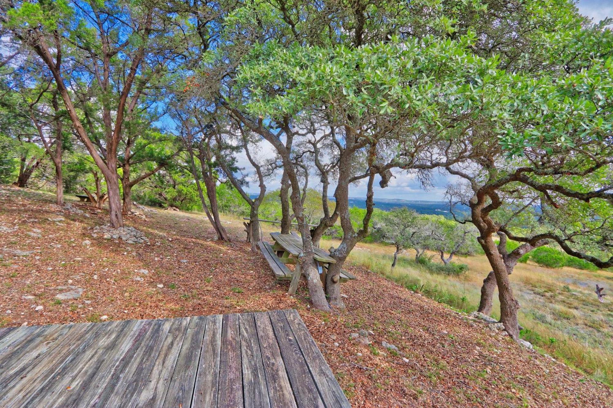 Log Cabin At Old Glory Ranch Wimberley Exteriör bild
